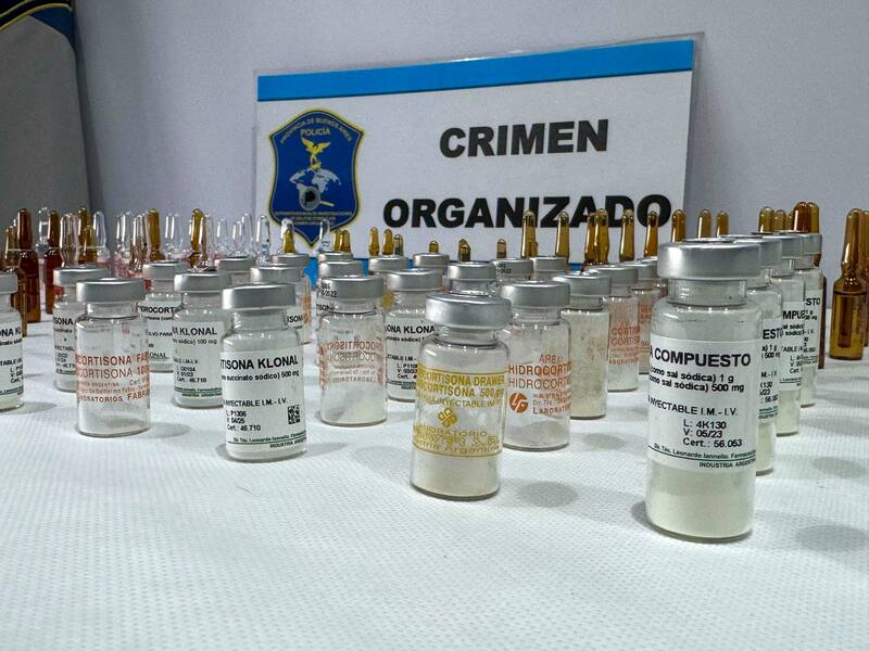 Imágenes de insumos adulterados que fueron secuestrados por la Policía Federal Argentina. (Fuente: Archivo)