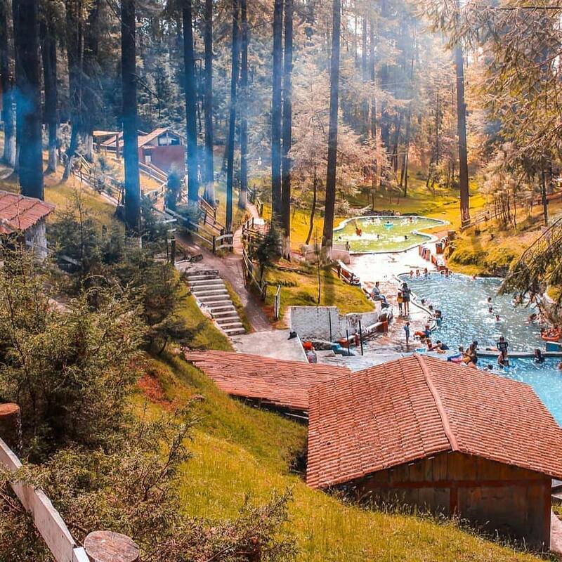 Los Azufres es uno de los balnearios de la Ruta de la Salud de Michoacán, que cuenta con albercas de aguas termales naturales. Foto: Instagram @losazufresmichoacan