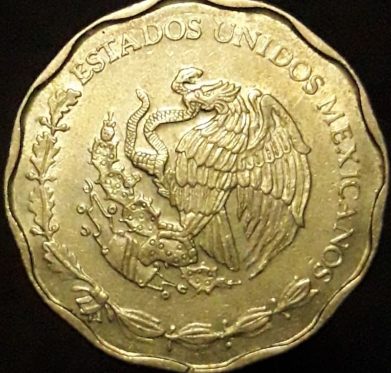 Las monedas de 50 centavos con errores de orientación son altamente valoradas por los coleccionistas. Foto: Captura Mercado Libre