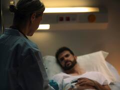 Una mujer abandona a su marido en un hospital para apropiarse de su pensión de invalidez durante meses