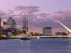 Una cochera en Puerto Madero ya vale lo mismo que un departamento en el Centro