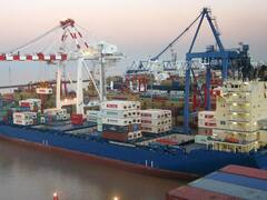 Paro portuario: hay acuerdo y vuelven a operar los remolcadores