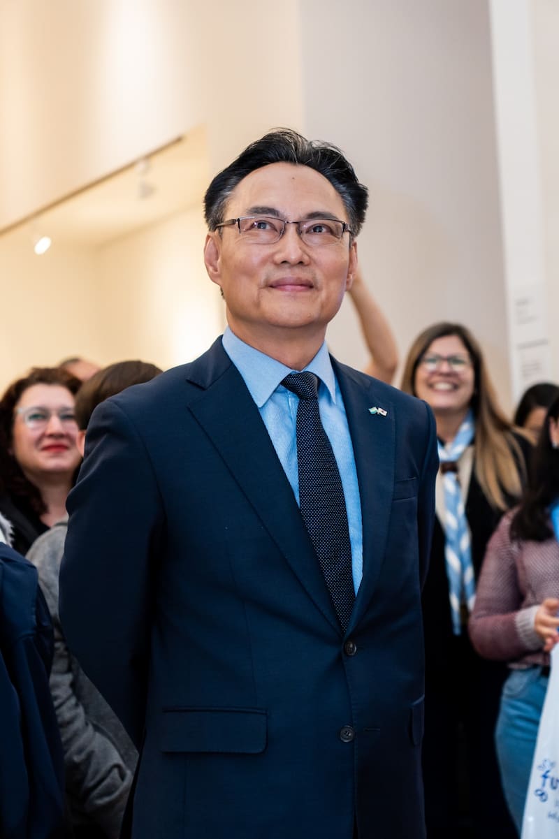 El embajador de Corea del Sur, Yong-soo