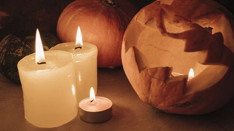 Este ritual de Halloween te permite aprovechar la energía del eclipse para cerrar ciclos.