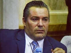 Confirman la condena contra el exdiputado que besó los senos de su novia en plena sesión