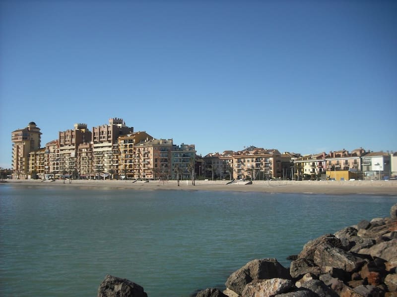 La playa de Port Saplaya (foto: Wikipedia). (foto: Wikipedia).