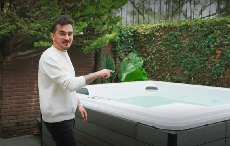 El jacuzzi que Ricardo Pérez tiene en su casa. Foto: Captura Divina Comida.