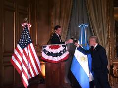 Festejo del 4 de Julio con blues y un ojo puesto en la visita del vice de Trump