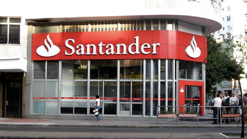 Santander volverá a cobrar en agosto hasta 20 euros a quienes no cumplan con sus condiciones. (Imagen: archivo)