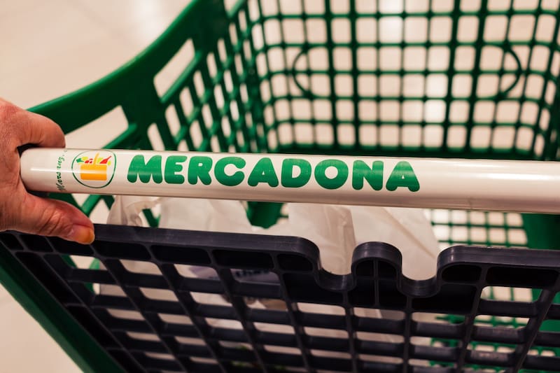 Las ofertas de empleo de Mercadona. (Foto: Shutterstock).
