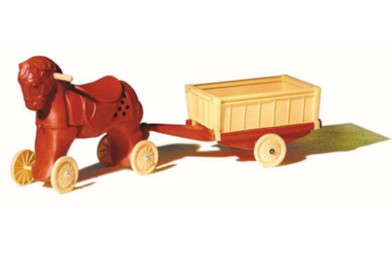 Uno de los primeros hits de la empresa en el mundo juguetero fue un caballo de plástico con ruedas.