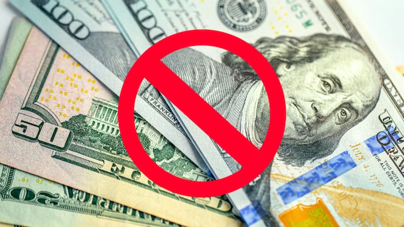 En Colombia, los dólares son frecuentemente usados en transacciones comerciales o turísticas.