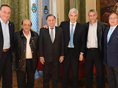 La interna K: Domínguez suma fotos con dirigentes para restarle votos a Aníbal