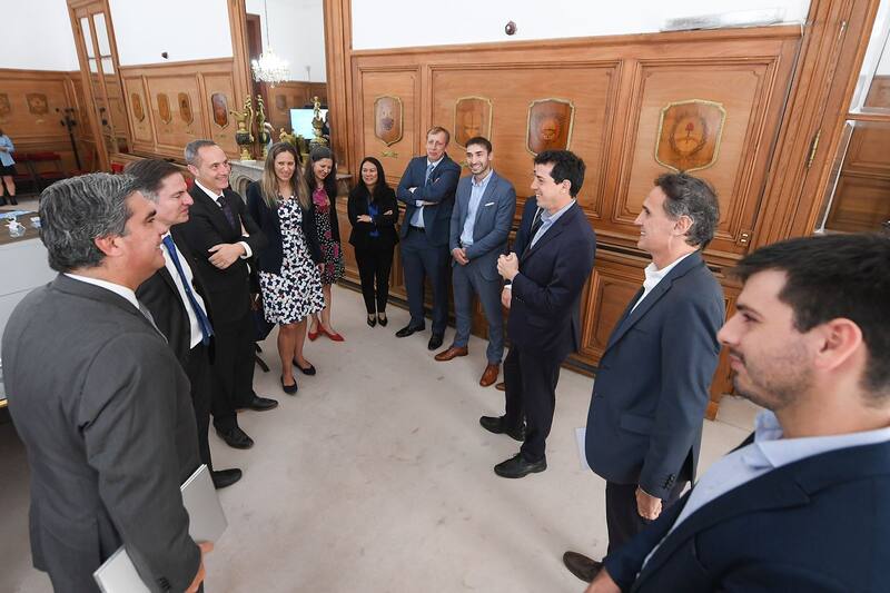 'Wado' de Pedro y Jorge Capitanich y Gabriel Katopodis con funcionarios del Banco Mundial