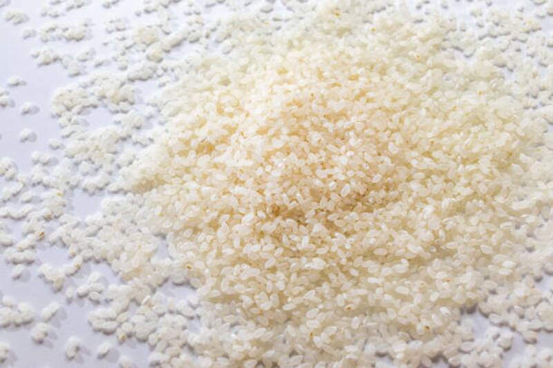 El arroz retirado podría contener pequeñas piedras perjudiciales para los consumidores. Fuente: archivo.