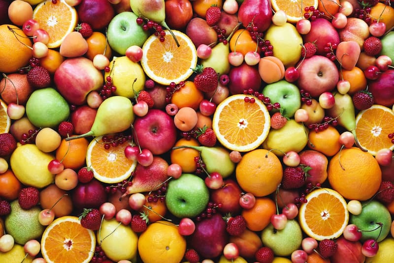 Hay varios alimentos que tienen colágeno.