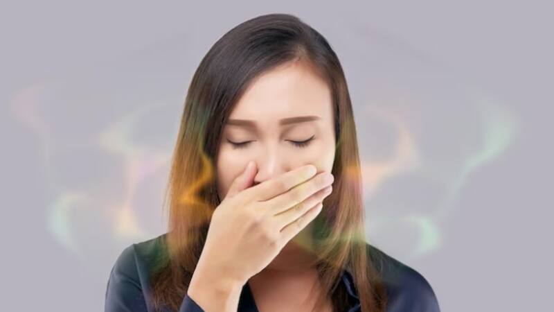 El mal aliento crónico puede afectar las relaciones interpersonales y la autoestima de una persona.