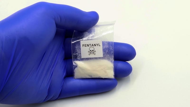 El fentanilo es un opioide que se utiliza para mitigar dolores, aunque en el mercado ilegal lo volvió un narcótico.