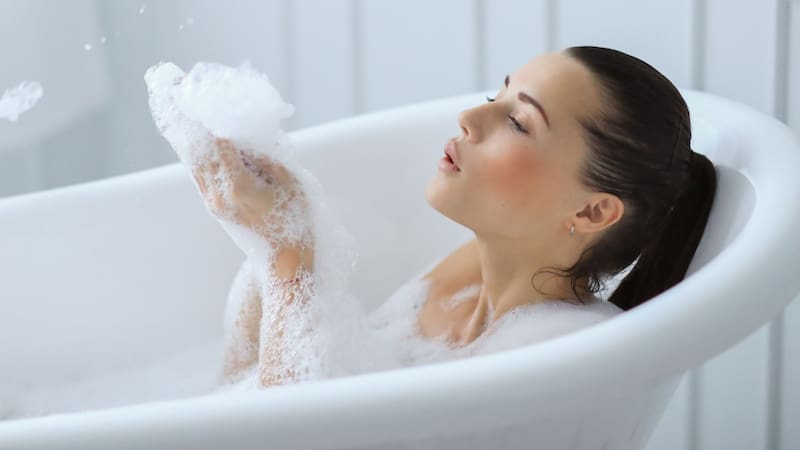 Apunta el orden correcto en que debes lavar las partes de tu cuerpo para un baño saludable.