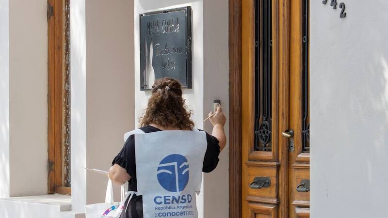 El 18 de mayo fue declarado como feriado nacional, a través del Decreto 42/2022, a fin de permitir que todos estén en su casa para responder las preguntas del cuestionario censal.