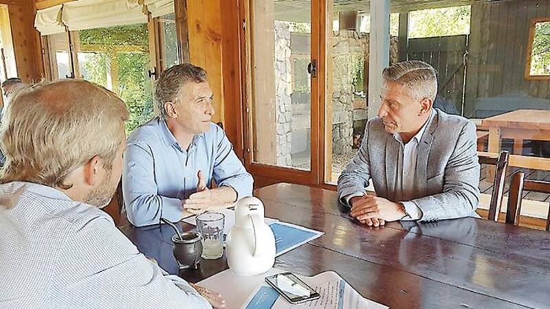 Arcioni le explicó la situación a Frigerio y Macri en Villa La Angostura