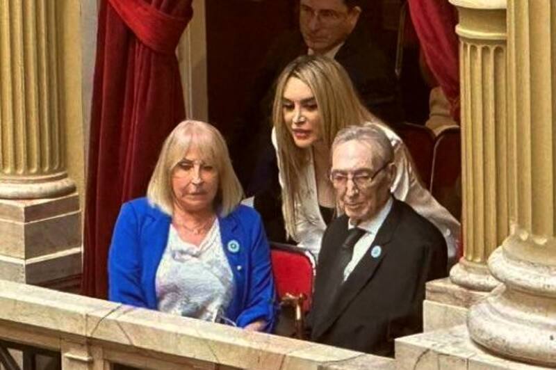 Los padres de Javier Milei durante la asunción presidencial.