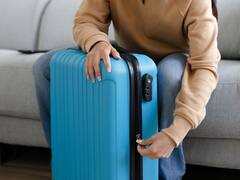 El cambio que ya rige en todos los aeropuertos: por qué prohíben este equipaje de mano en más de 15 países