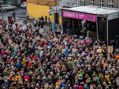 Una primera ministra de huelga contra la brecha salarial de género