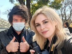 Quien es la Lilia Lemoine, la mujer que sigue Javier Milei a todos lados: es cosplayer y tiene una única obligación en campaña