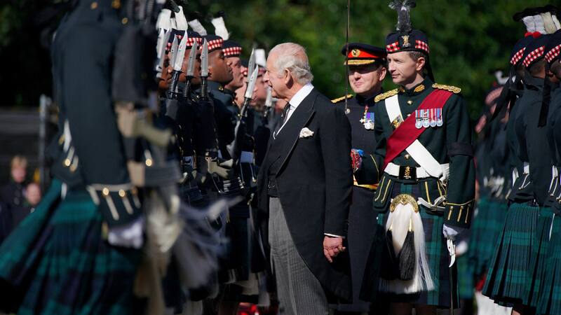 El cortejo fúnebre partió en un viaje de seis horas desde el Castillo de Balmoral