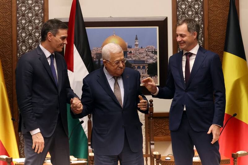 El pasado viernes, Pedro Sánchez se había reunido con Mahmud Abbas, presidente del Estado de Palestina, y Alexander De Croo, primer ministro de Bélgica. (Fuente: EFE)