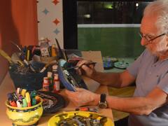 De historiador a artista: Pacho O’Donnell expone en el Centro Cultural Borges