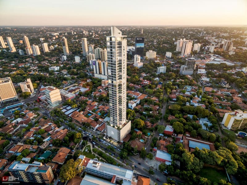 La torre más alta de Asunción de 170 metros, similar a la altura de los edificios de Puerto Madero