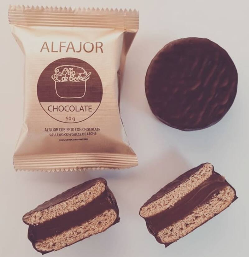 La receta de estos alfajores, transmitida y perfeccionada durante más de cuarenta años por la familia Gabba, es un secreto guardado con celo que garantiza su exclusividad (Foto: @laolladecobreoficial | Instagram)