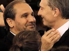 En una jugada de madrugada el FpV frenó la designación de Nicky Caputo como cónsul en Singapur