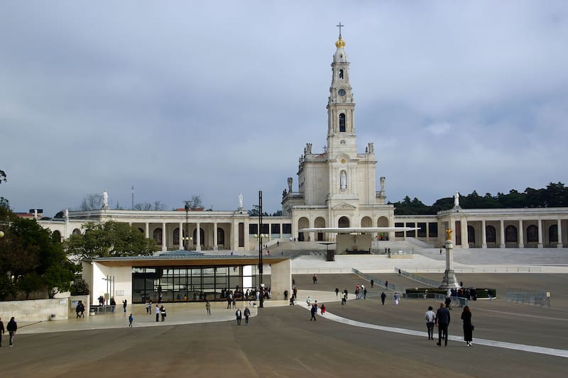 La ciudad de Fátima es el punto central del recorrido y tiene monumentos imponentes, como lo es su santuario. (Foto: archivo).