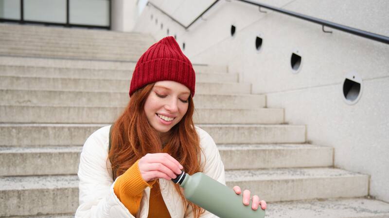 Su diseño sencillo y elegante lo hace adecuado para personas de cualquier edad y estilo.