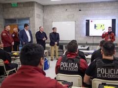 Jorge Macri y Eugenio Burzaco, presentes en una capacitación a policías de la Ciudad en el uso las Taser