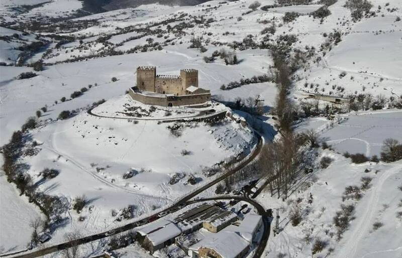 Escapadas a pueblos nevados: vista panorámica de Argüeso.