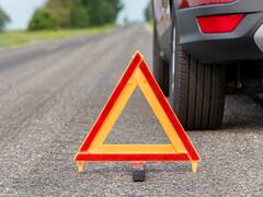 Adiós triángulos de emergencia: cuál es el plazo para cambiarlos y no recibir multas de la DGT