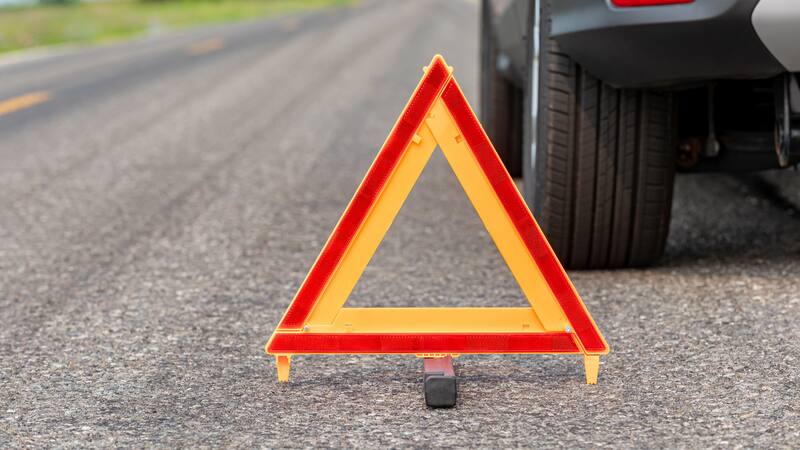 La DGT confirmó cuándo habrá que cambiar los triángulos de emergencia.