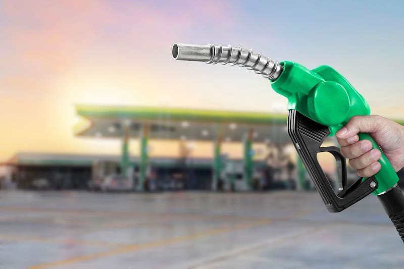 Diez días de incertidumbre y filas interminables. El combustible es un bien escaso en Puebla. Fuente: Shutterstock.