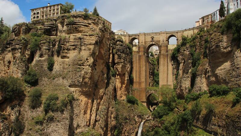 Ronda está en Andalucía y se lo ha destacado como uno de los más bellos del mundo. (Foto: Pixabay).