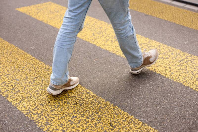 ¿Cuántos pasos dar en el día para la salud? Fuente: Archivo.