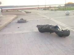 Vandalizan y derriban una estatua de Cristina Kirchner en Santa Cruz