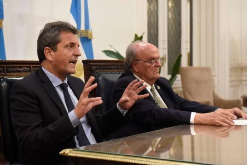 Sergio Massa y José De Mendiguren-.