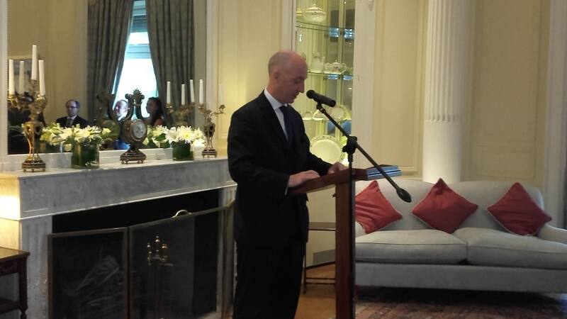 Mark Kent, embajador de Gran Bretaña en la Argentina, habló ante los medios