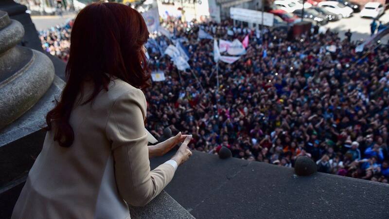¿Cristina Kirchner da la sorpresa?: una encuesta la pone como la mejor posicionada para 2023