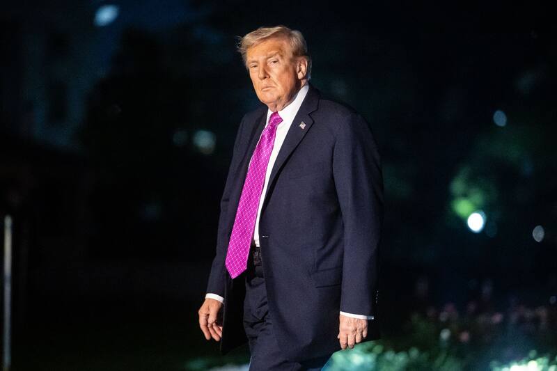 La flotilla de ocho buques de guerra estadounidenses frente a las costas de Venezuela fue desplegada, en teoría, para combatir el narcotráfico. Foto: EFE.