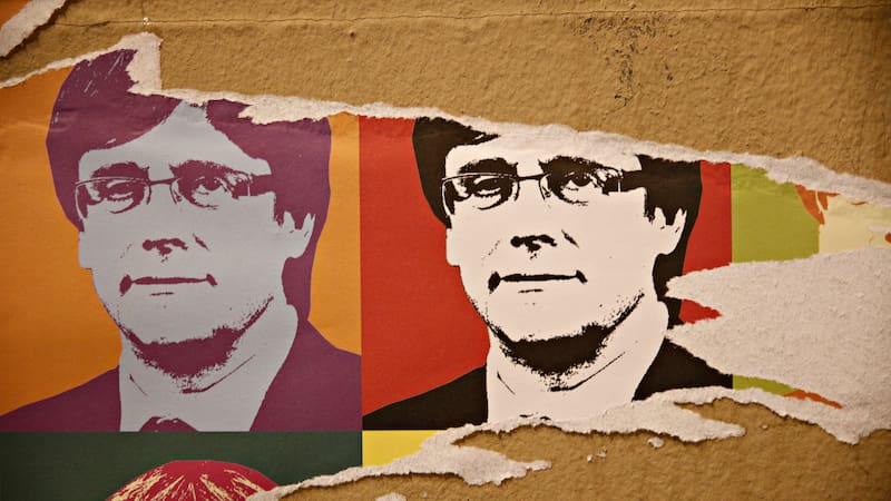 Tras el pedido de JxCat, ERC no descarta aplazar el debate de investidura si se detiene a Puigdemont.